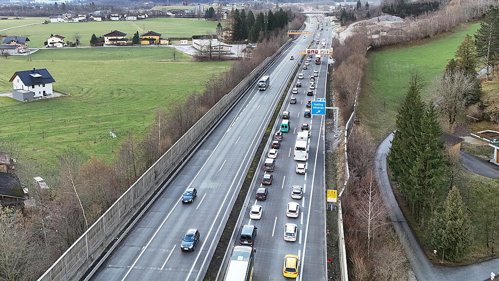 Urlauberreiseverkehr auf A10 bei Golling