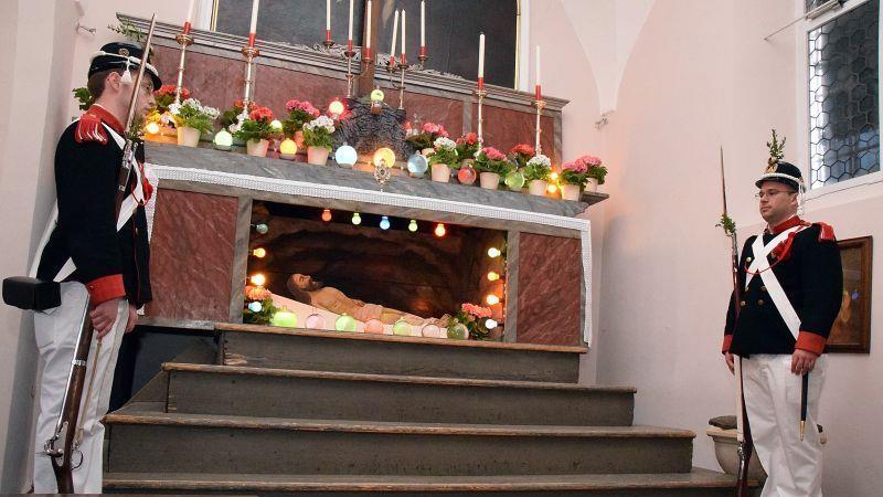 Traditionelle Grabwache in Grödig