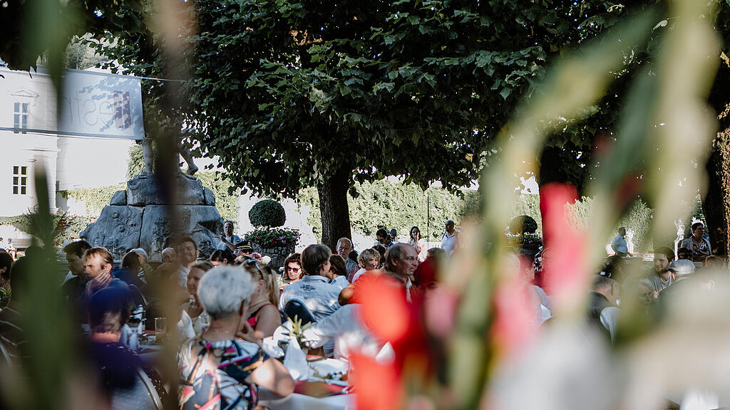 Festmahl im Mirabellgarten