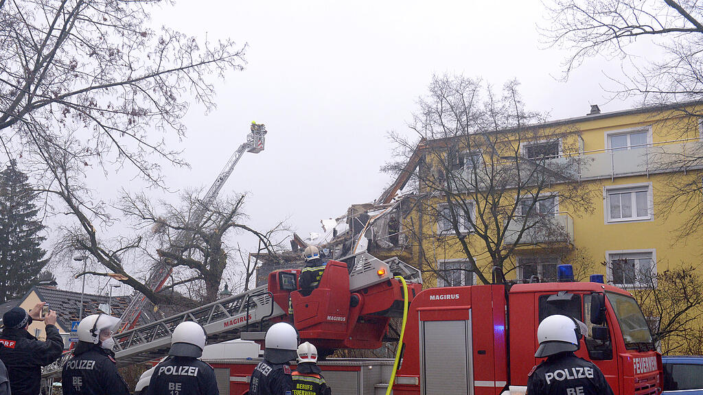NIEDERÖSTERREICH EXPLOSION IN MEHRPARTEIENHAUS IN LANGENZERSDORF =(7).jpg