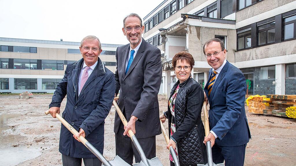 Spatenstich bei der PH Salzburg: Wilfried Haslauer (li.), Heinz Faßmann, Elfriede Windischbauer und Wolfgang Gleissner.