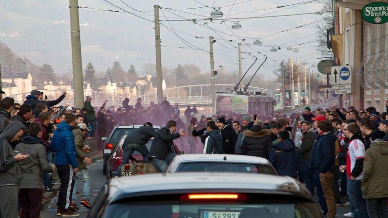 Ajax-Fans in Salzburg, II