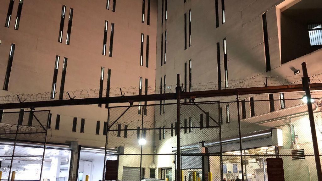 Trauer nach tödlicher Schul-Schießerei in Florida