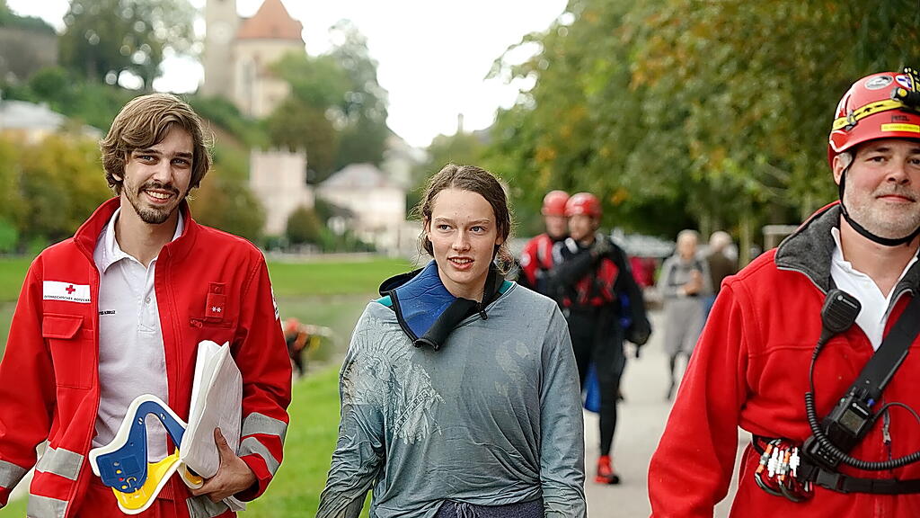Wasserrettung, Rotes Kreuz, \u00dcbung