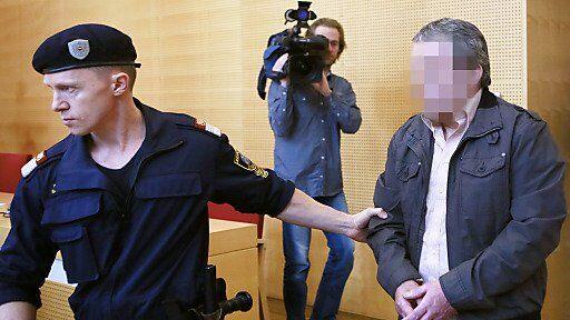 Der 50-Jährige muss sich vor dem Landesgericht Wels verantworten.