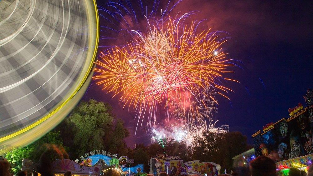 42. Dult: Feuerwerk am Freitag, I