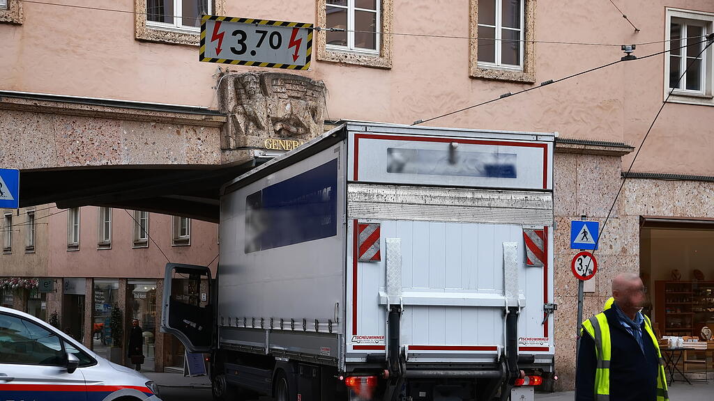 Obus-Leitung in Münzgasse gerissen