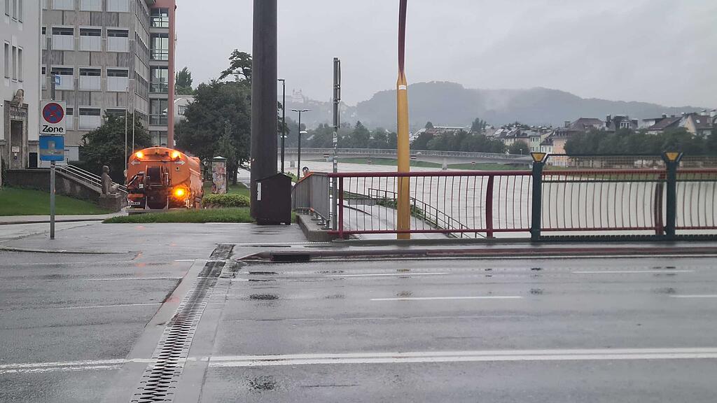 Pegel steigen nach Dauerregen: Radunterführungen in Salzburg-Stadt gesperrt