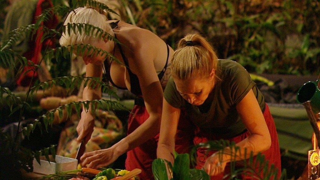 Dschungelcamp Tag 6: Larissa und Winfried in der Prüfung