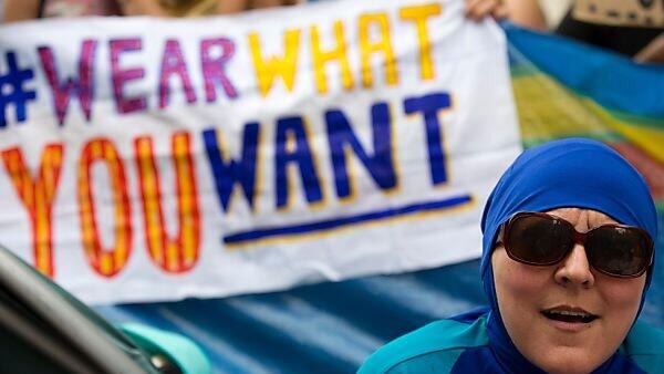 Über die Burkini-Verbote wird heftig diskutiert
