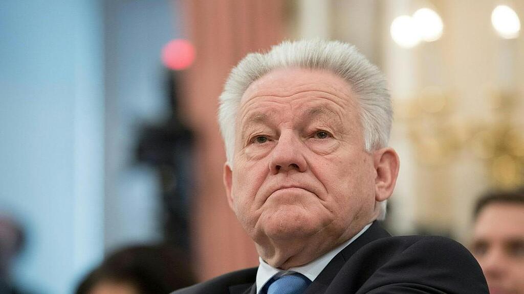 Obmann Pühringer verteidigt den Förderbezug