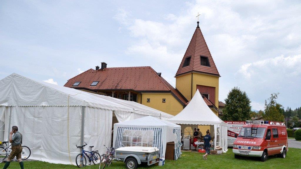 Stiefelweitschmeißen in Fürstenbrunn