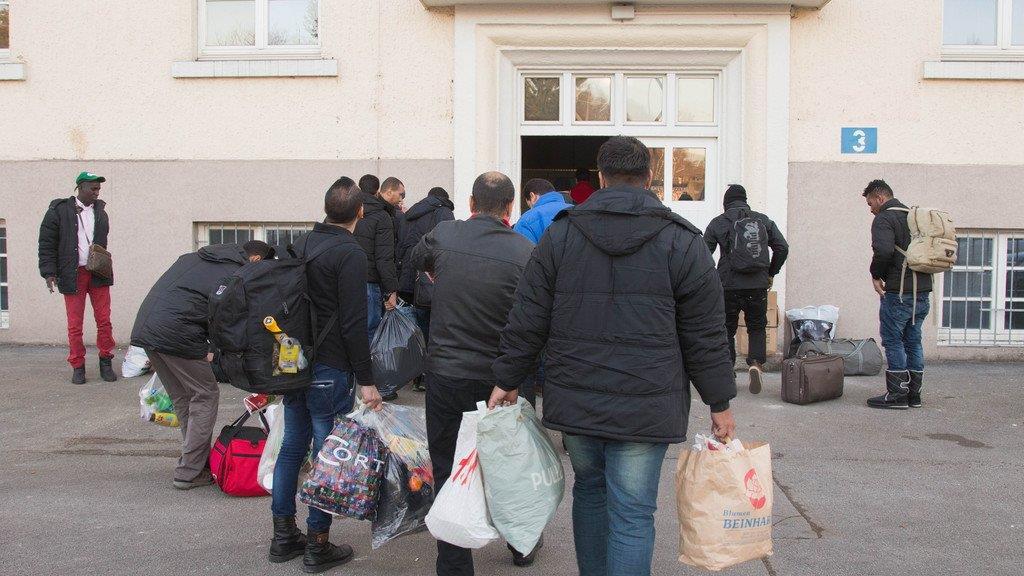 Asylbewerber ziehen in Riedenburgkaserne ein