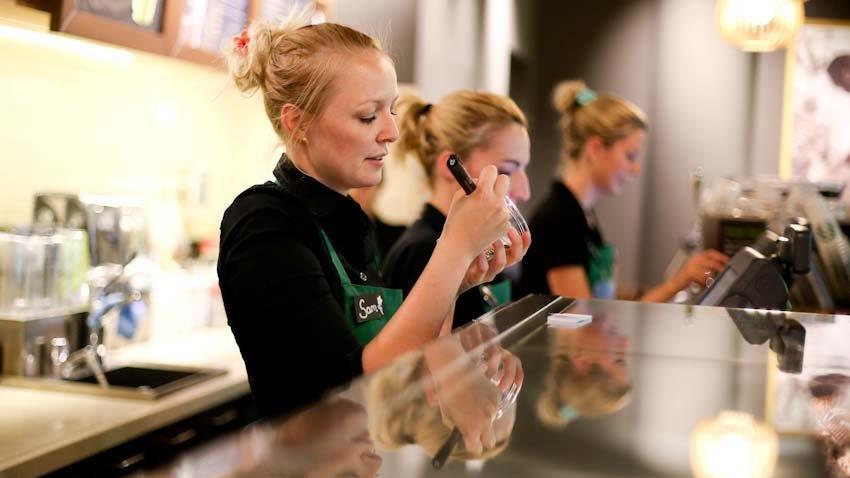 Starbucks eröffnet im Europark, II