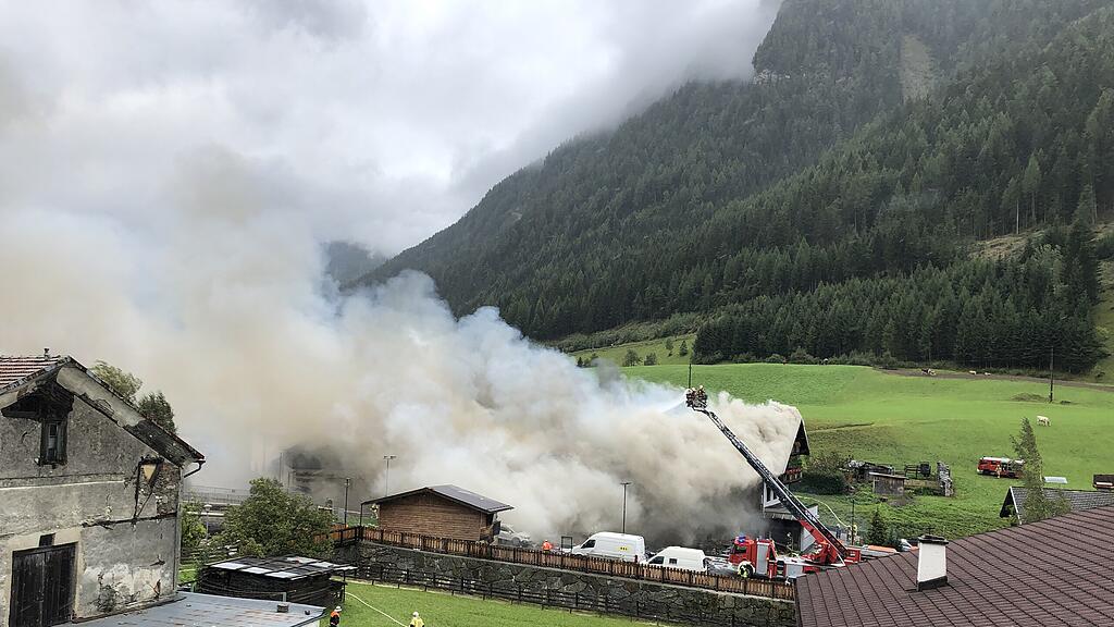 TIROL: EXPLOSION FORDERTE OFFENBAR MEHRERE VERLETZTE