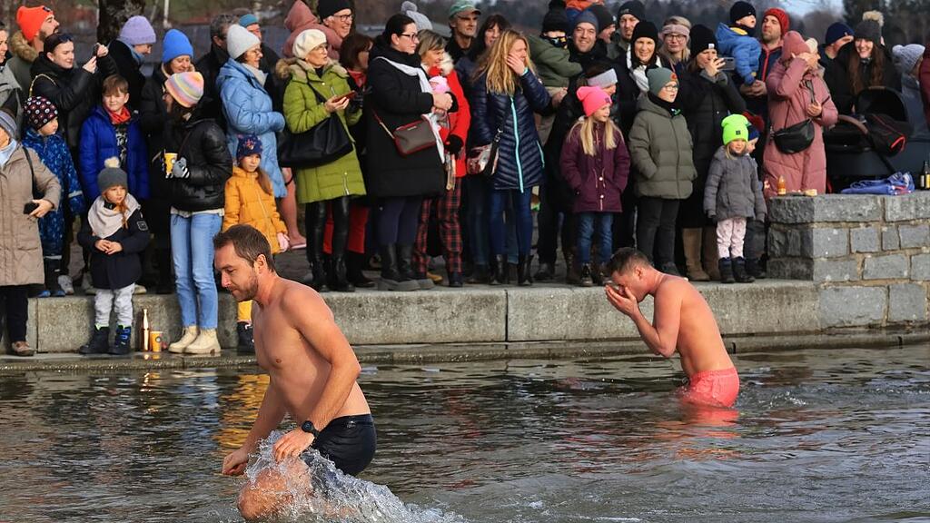 Silvesterschwimmen im Obertrumer See