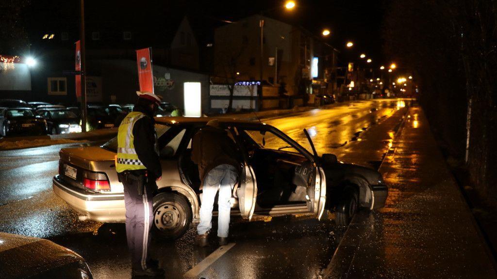 Unfall auf Vogelweiderstraße: Pkw ohne Fahrer abgestellt
