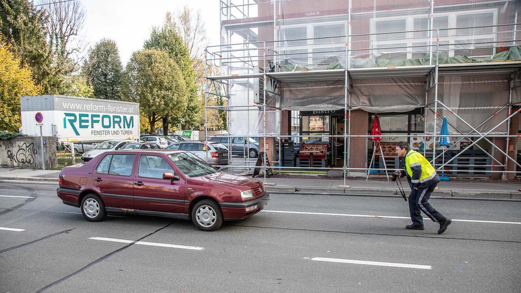 Siebenstätterstraße: Fußgängerin von Pkw erfasst