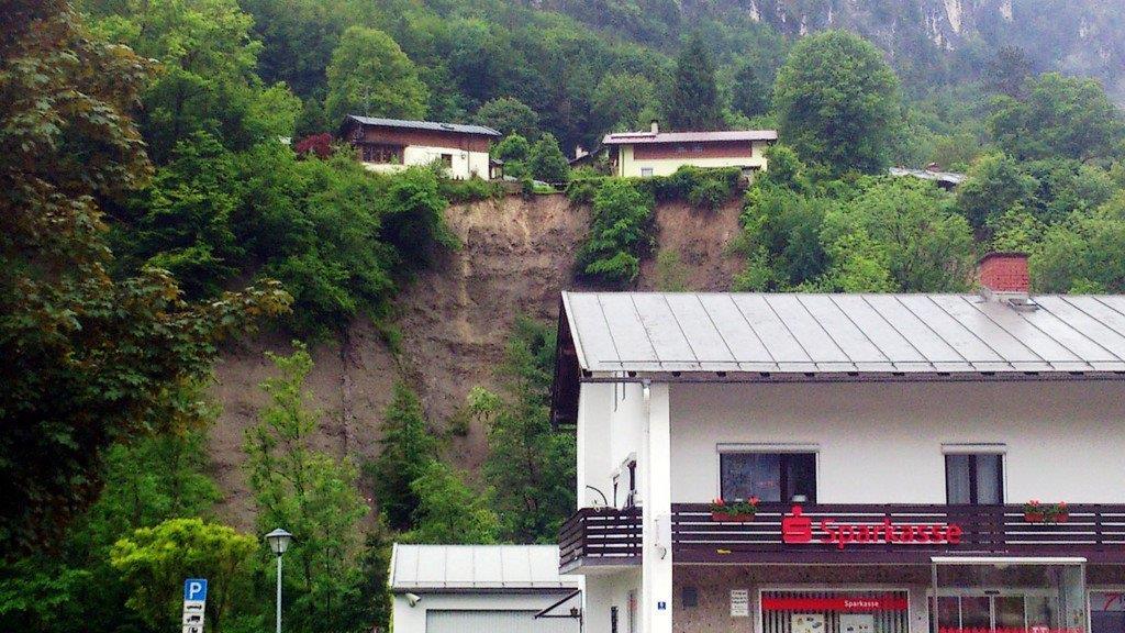 Aufräumarbeiten in Marktschellenberg