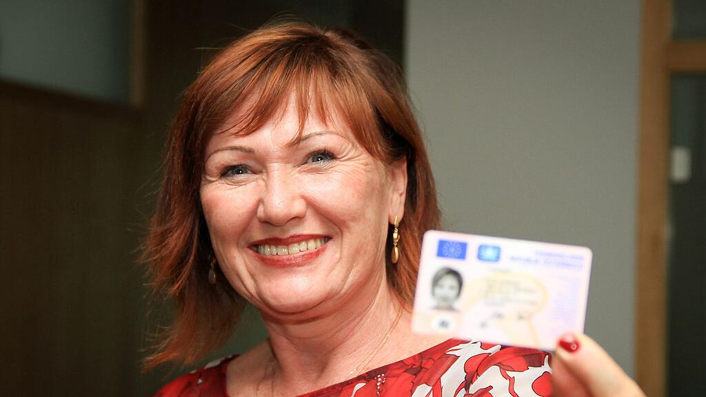 Elke Faißner selber hat ihren Führerschein seit 1981 und ist seither unfallfrei.