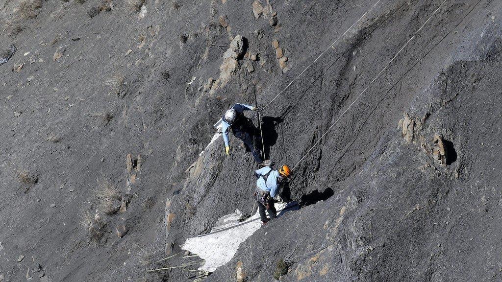 Germanwings-Absturz: Aufräumarbeiten am Sonntag