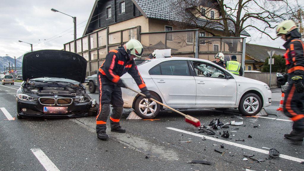 Autoüberschlag auf Innsbrucker Bundesstraße