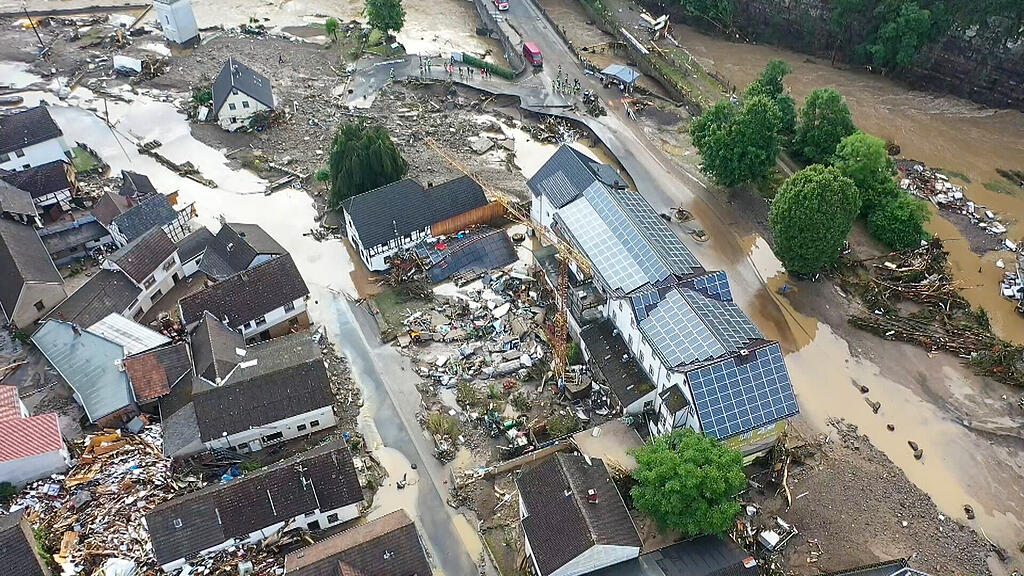 Sch\u00e4den nach Unwetter in Deutschland
