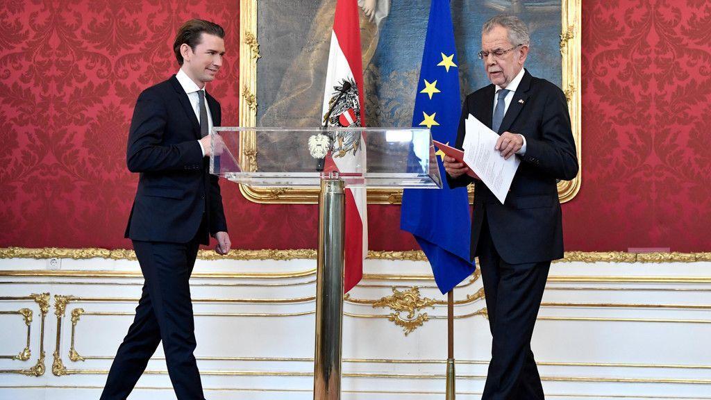 Van der Bellen beauftragt Kurz mit Regierungsbildung