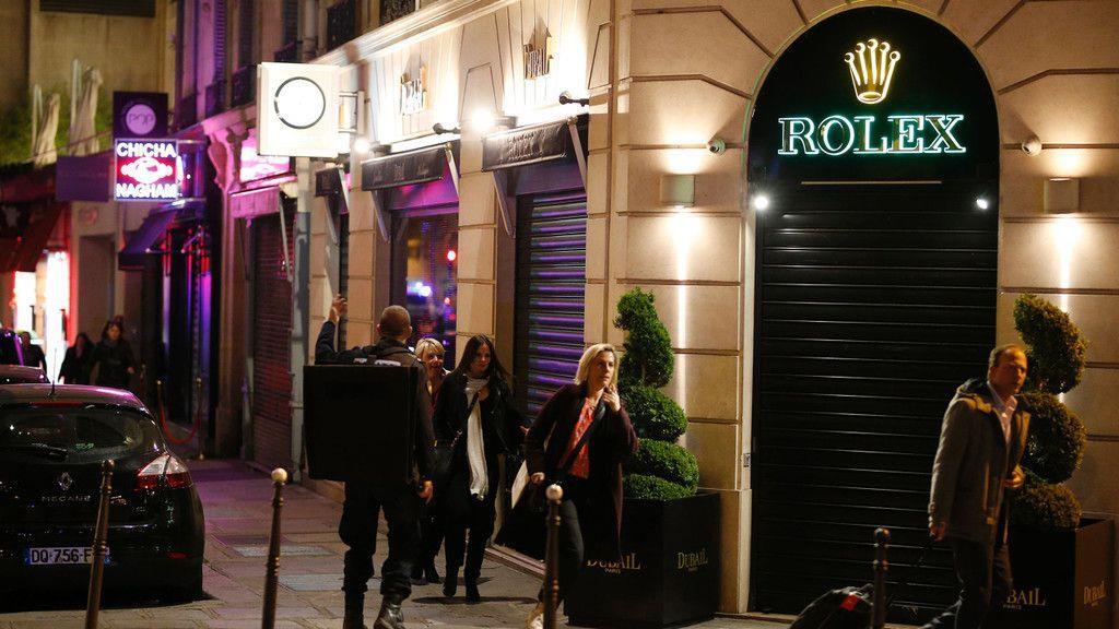 Vermeintlicher IS-Angriff in Paris: Polizist und Angreifer tot