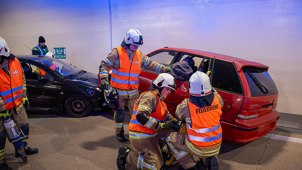 Große Einsatzübung im Lieferinger-Tunnel