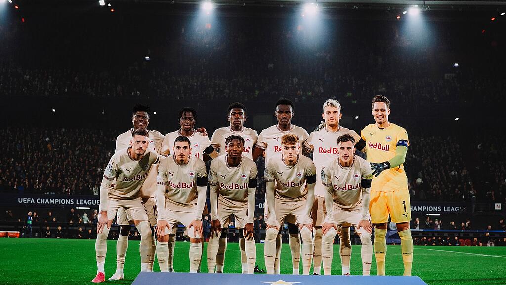 Salzburger Startelf in Rotterdam.jpg
