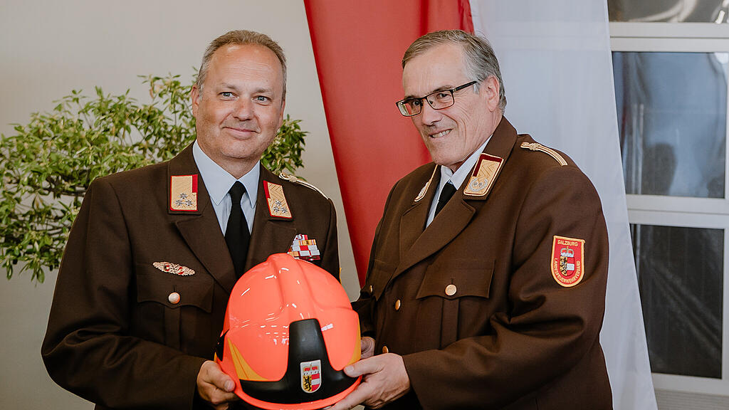 Kommando\u00fcbergabe im Landesfeuerwehrverband