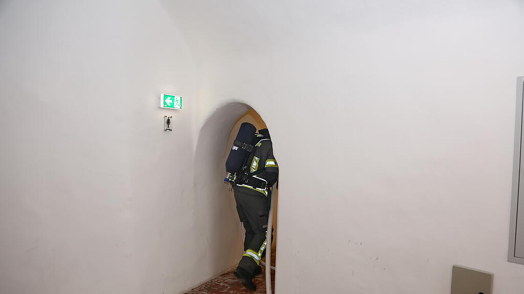 Feuerwehr-\u00dcbung auf der Festung, I
