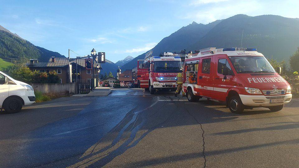 Pkw kollidiert in Mittersill mit Pinzgaubahn