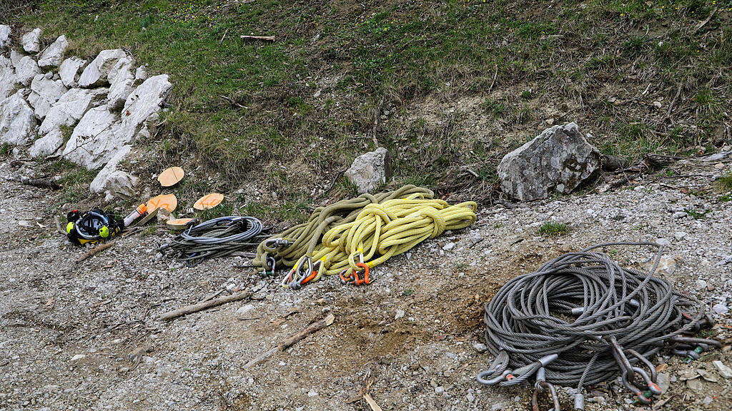 Baumfällungen per Hubschrauber am Kapuzinerberg