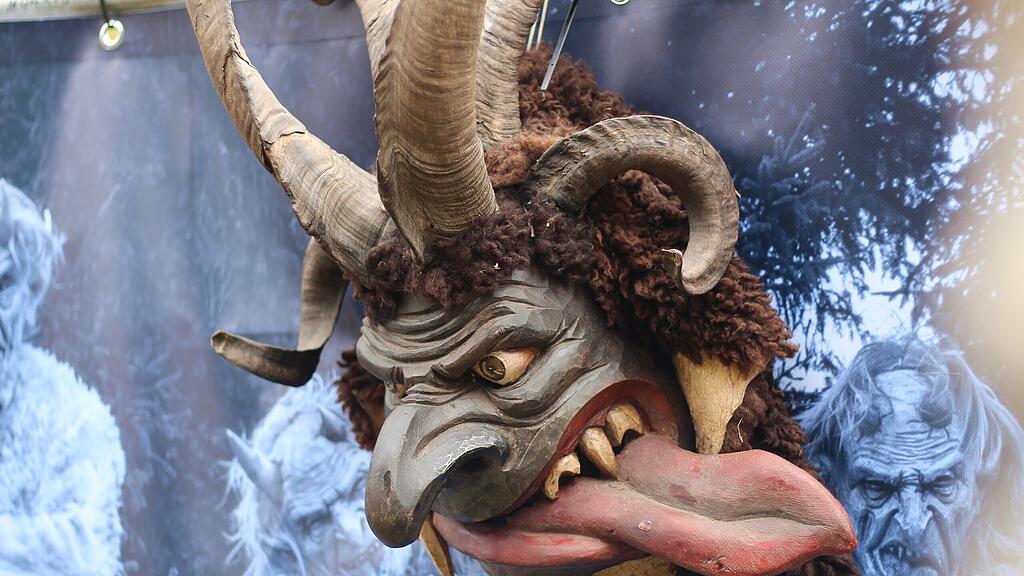 Maskenausstellung "Grossarler Gschlacht"