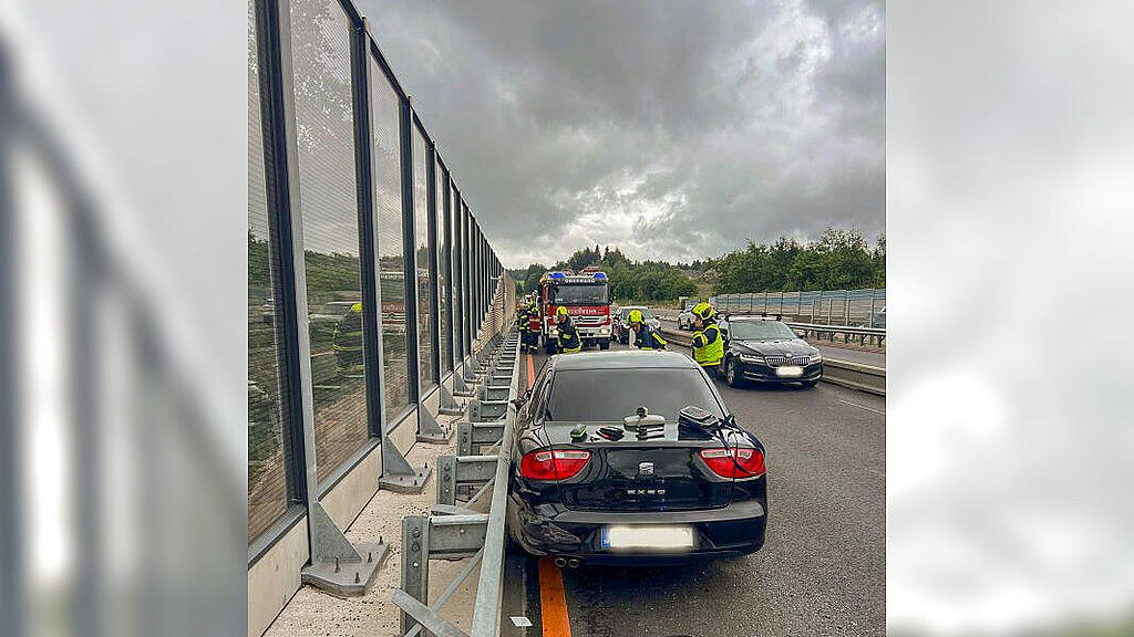 Auto-Überschlag auf A1 bei Mondsee