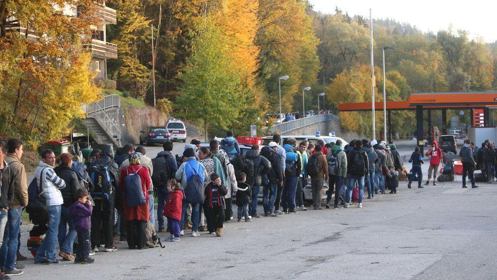 Flüchtlinge an der Grenze zwischen Oberösterreich und Deutschland
