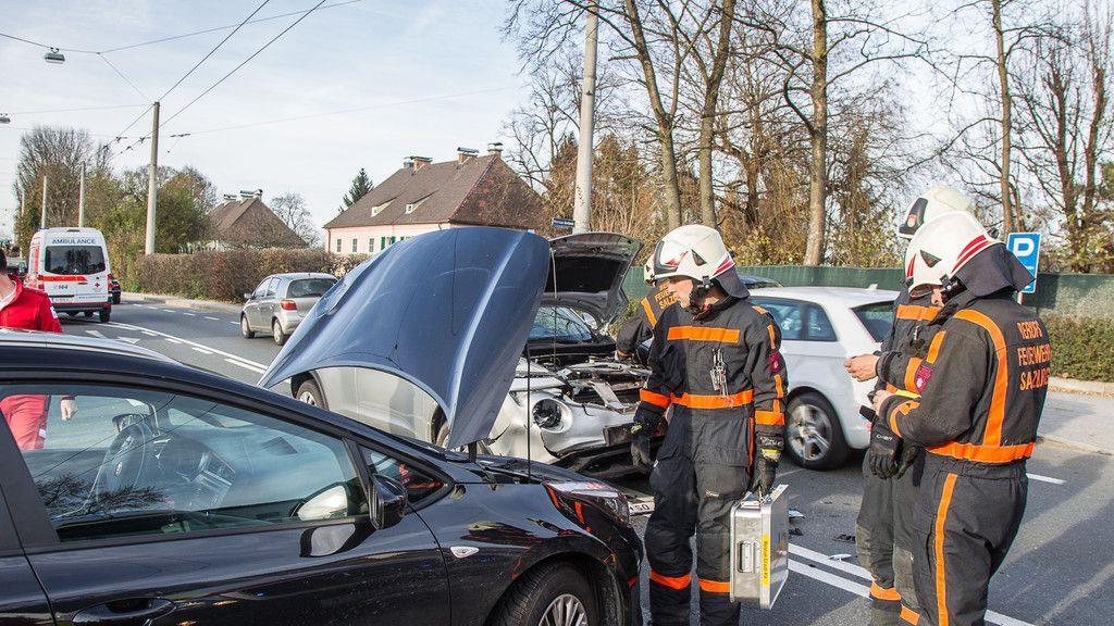 Pkw-Kollision auf der Münchner Bundesstraße