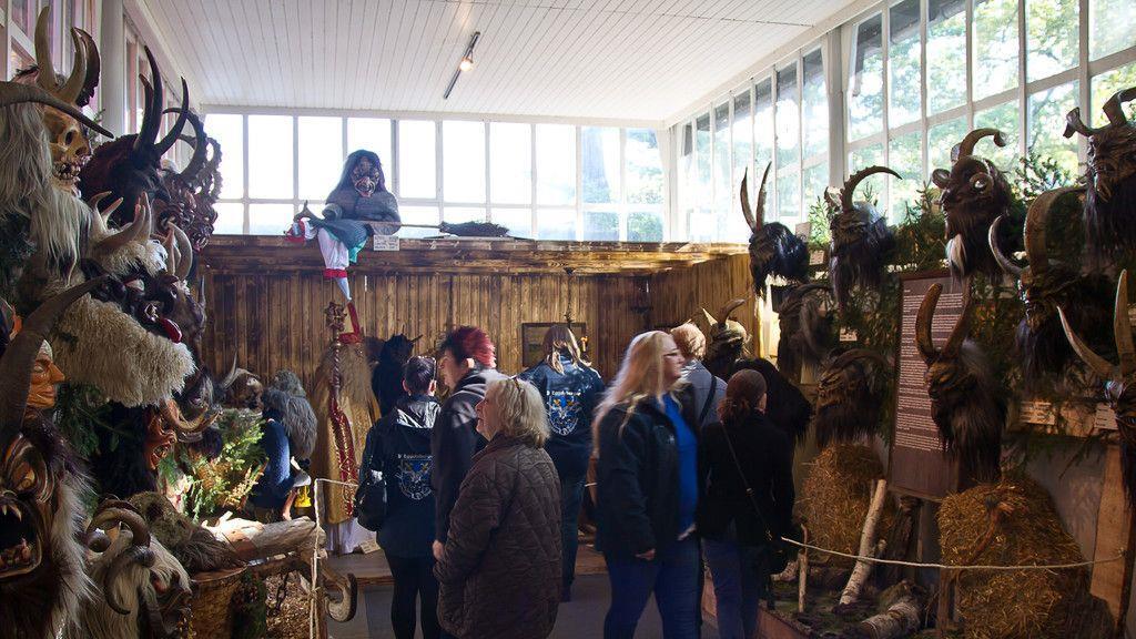 "Leidenschaft Maske": Ausstellung der Alt Gnigler Krampusse