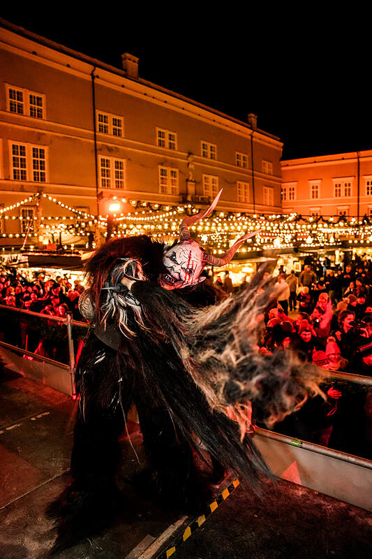 Der Krampuslauf am Christkindlmarkt