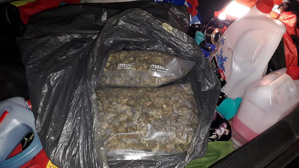 Polizisten finden Cannabis in Kofferraum