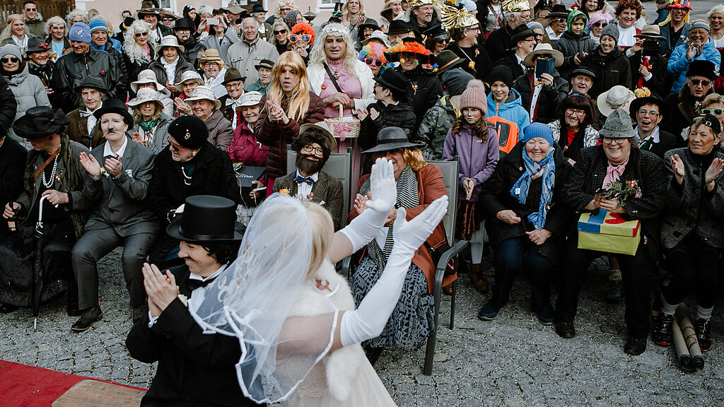 Verkehrte Hochzeit, Kirche