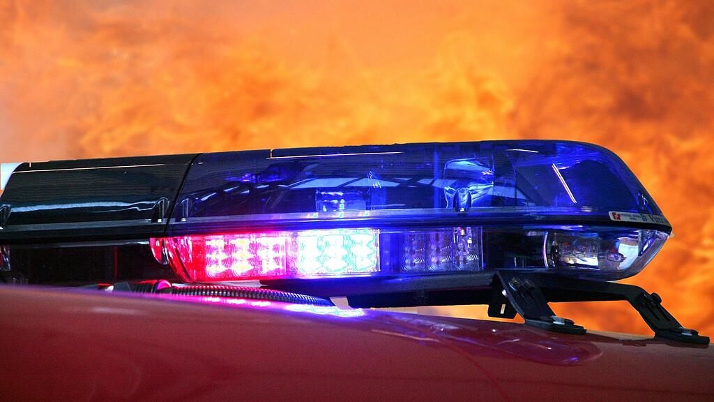 Ein Übergreifen der Flammen konnte durch die Feuerwehren verhindert werden.