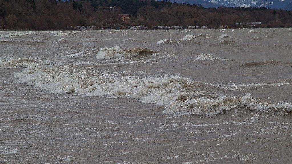 Niklas fegt über Chiemsee