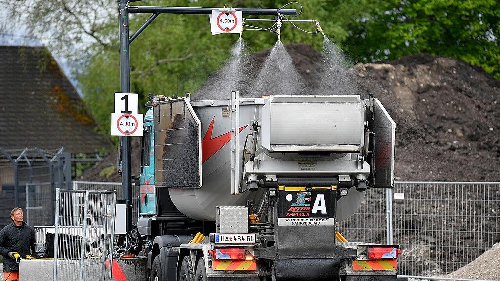 Flughafen Salzburg: Asphaltierung hat begonnen