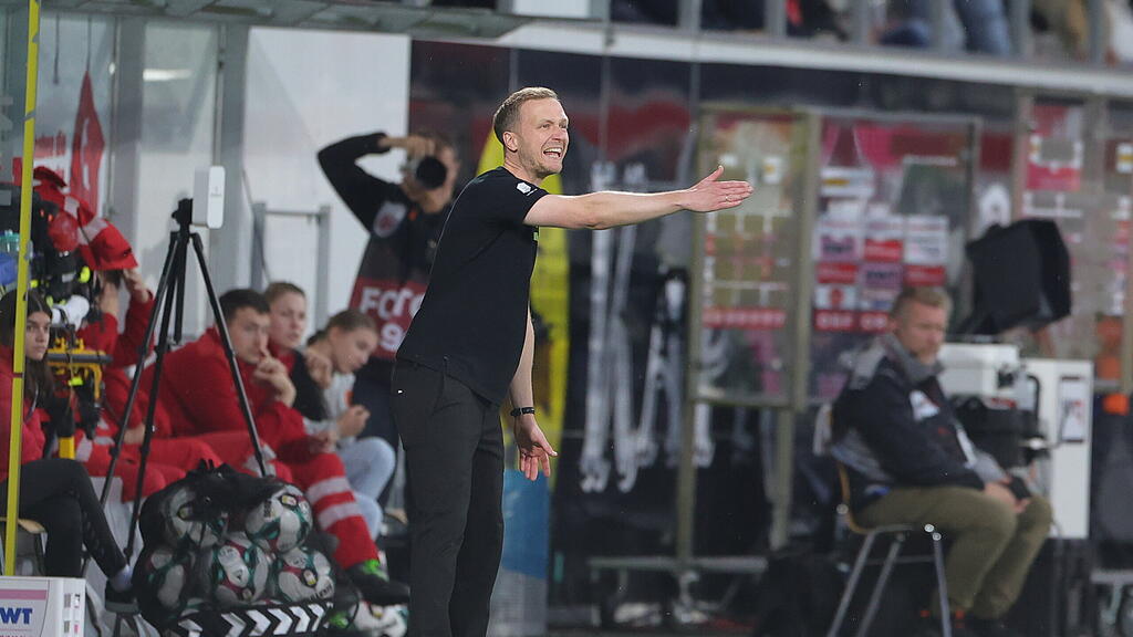 FUSSBALL: ADMIRAL BUNDESLIGA/ 1. RUNDE: SV OBERBANK RIED - RED BULL SALZBURG