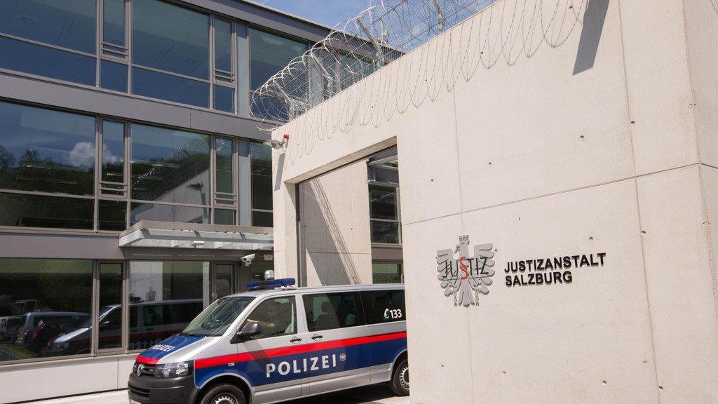 167 Häftlinge siedelten in neues Gefängnis Puch-Urstein um