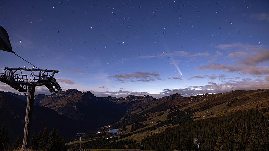 Super-Vollmond und Komet