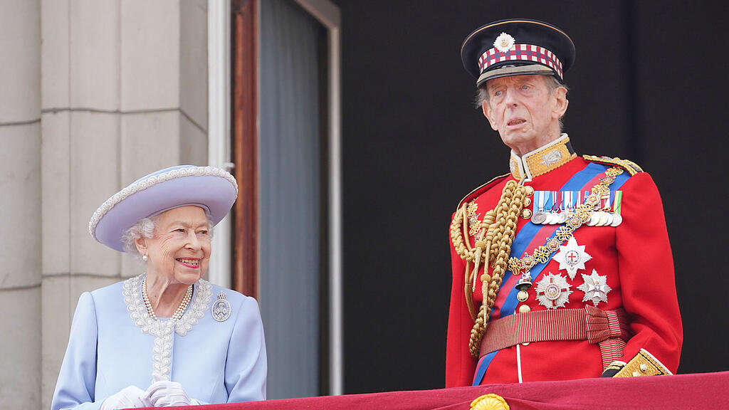 Queen feiert 70 Jahre Thronjubil\u00e4um